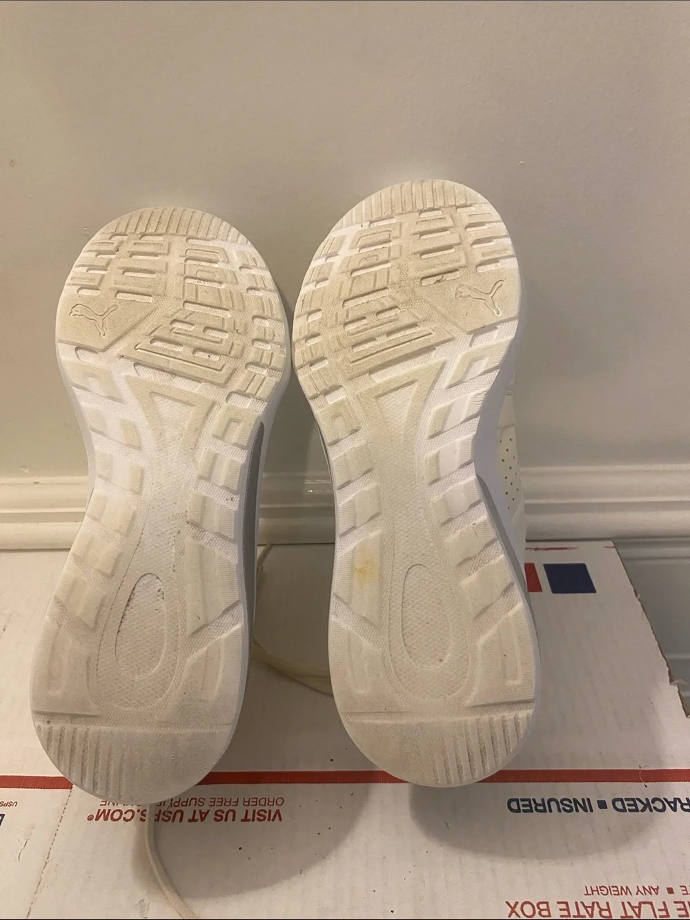 Puma size 7.5 Sneakers good condition